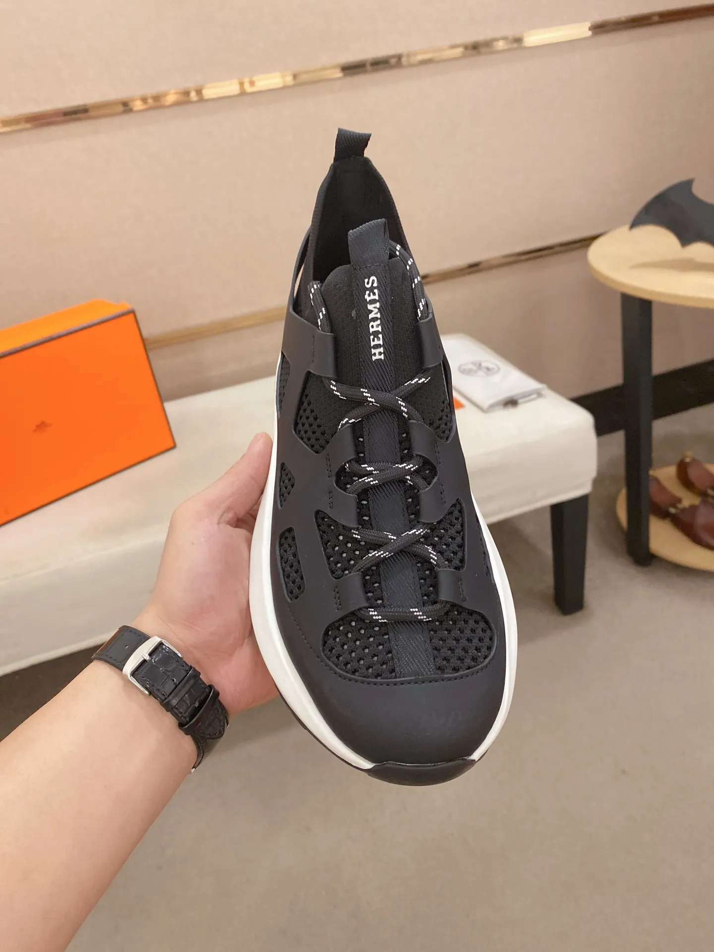 Men's clothing and shoes💰: 660💰《HERMES》【Classic Original Version】Hermès; Top 🔝 Purchasing Agency 🔍🔍Men’s latest 🇺🇸 counters are on sale simultaneously, original imported from Italy ▲▲Silk cowhide with breathable fabric ▲▲ (high-end and expensive Qi·Grade) Exquisite workmanship (Italian 🇮🇹Imported water-dyed 🐂cowhide lining) Sole: Original sole provided by the original factory, ⚠️Exclusive double-layer activity·TPR·Rubber·Combined molded outsole; Super·comfortable·wear-resistant·non-slip·environmental protection The real thing is more beautiful when photographed (high quality, following orders). You can enter and leave the counter at will * Number of yards: 38·39·40·41·42·43·44·45